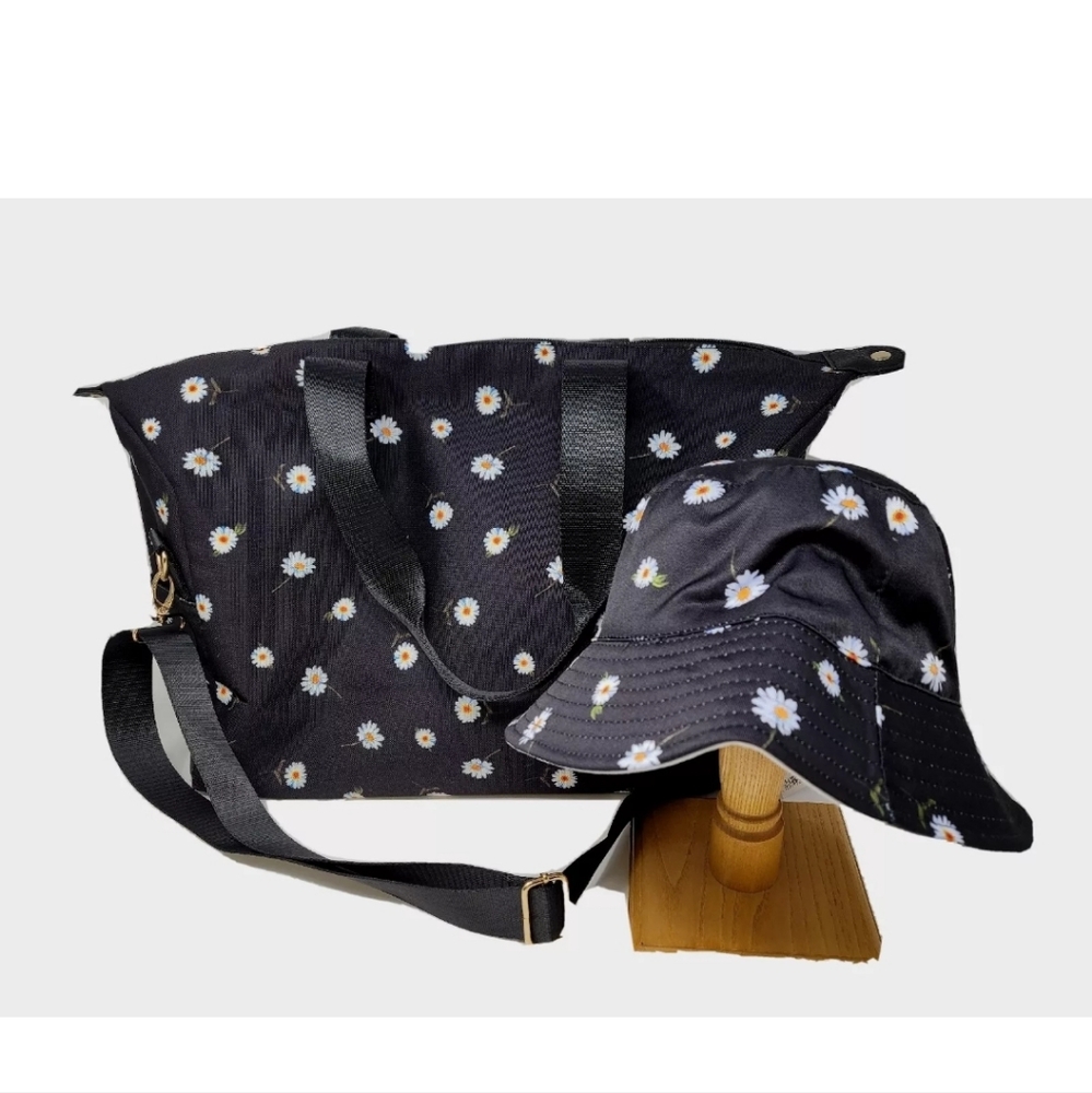 Alice + Olivia Daisy Print Duffel Bag & NWT Matching Reversible Bucket Hat
